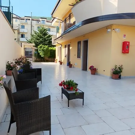 Karol Wojtyla Oda ve Kahvaltı 3*